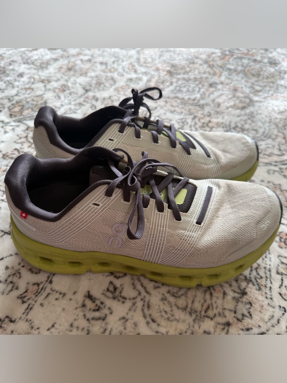 On Running Cloud women’s Running Shoes in Light Gray and Lime